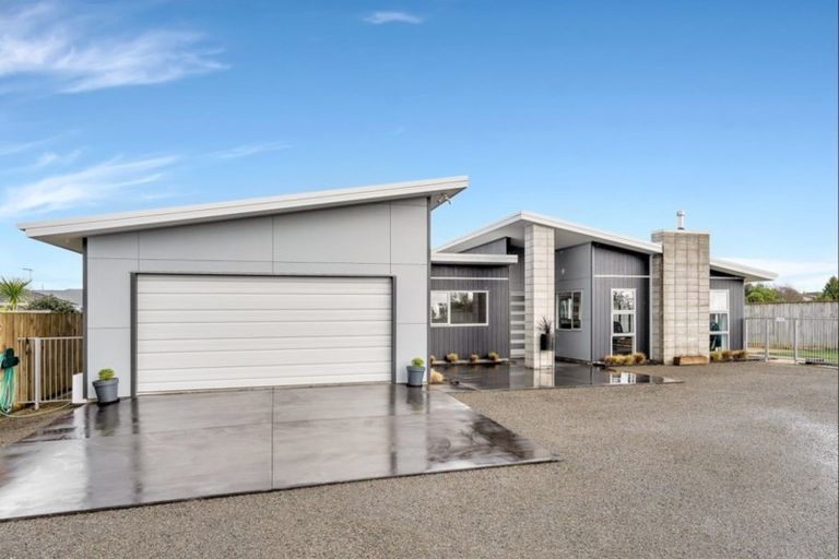 Photo of property in 21 Okarito Avenue, Levin, 5510