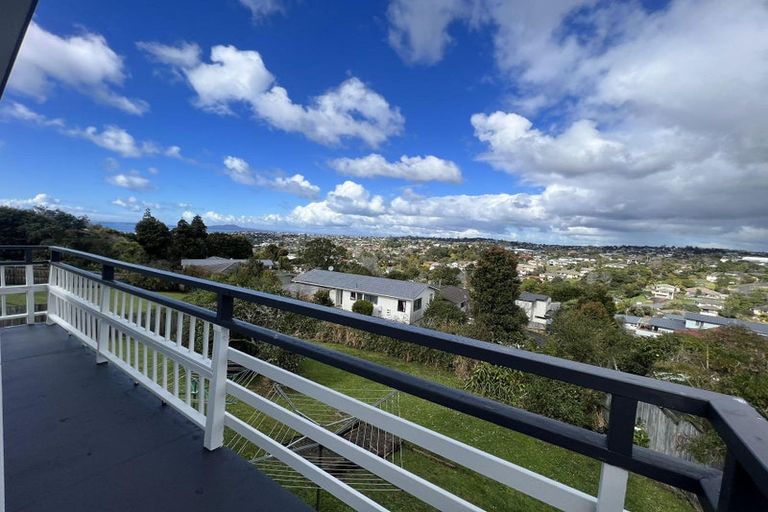 Photo of property in 166 Carlisle Road, Northcross, Auckland, 0632