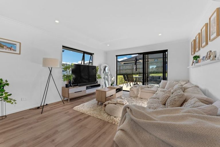 Photo of property in 40 Leathem Crescent, Pokeno, 2402