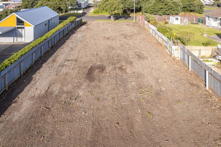 Photo of property in 19 Karewa Street, Castlecliff, Wanganui, 4501