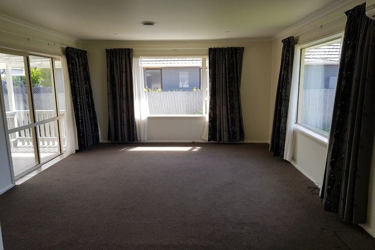 Photo of property in 9 Pembroke Street, Avondale, Christchurch, 8061
