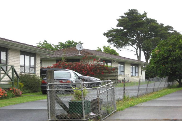 Photo of property in 2/18 Rosehill Drive, Rosehill, Papakura, 2113