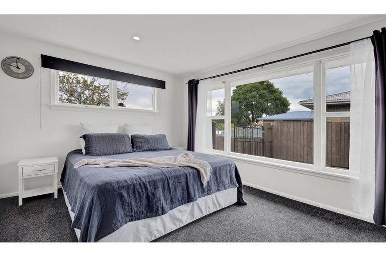 Photo of property in 17 Opal Place, Casebrook, Christchurch, 8051