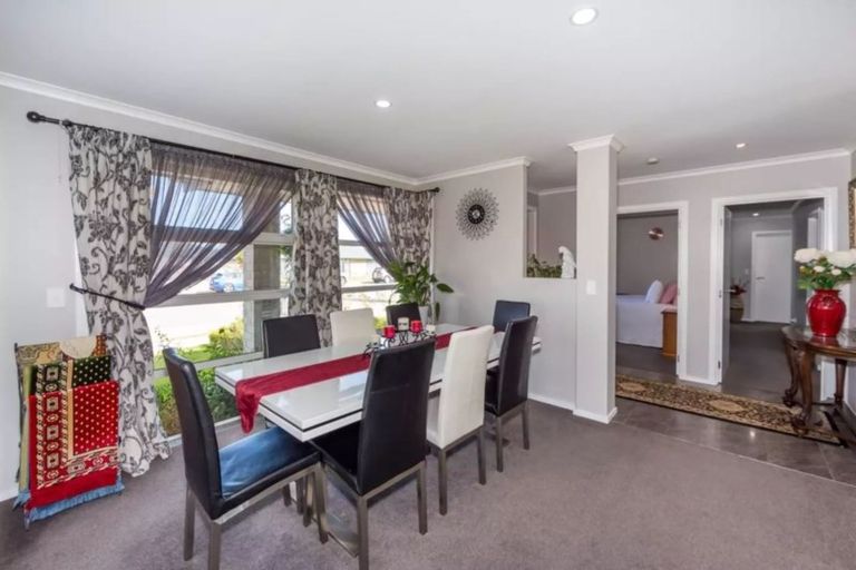 Photo of property in 21 Shillingford Boulevard, Rolleston, 7615