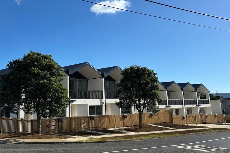 Photo of property in 55 Evans Road, Glen Eden, Auckland, 0602