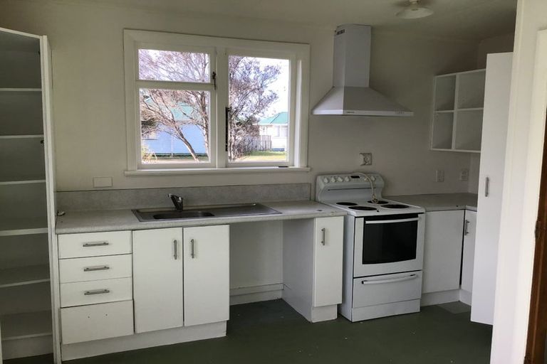 Photo of property in 6 Holland Crescent, Bulls, 4818