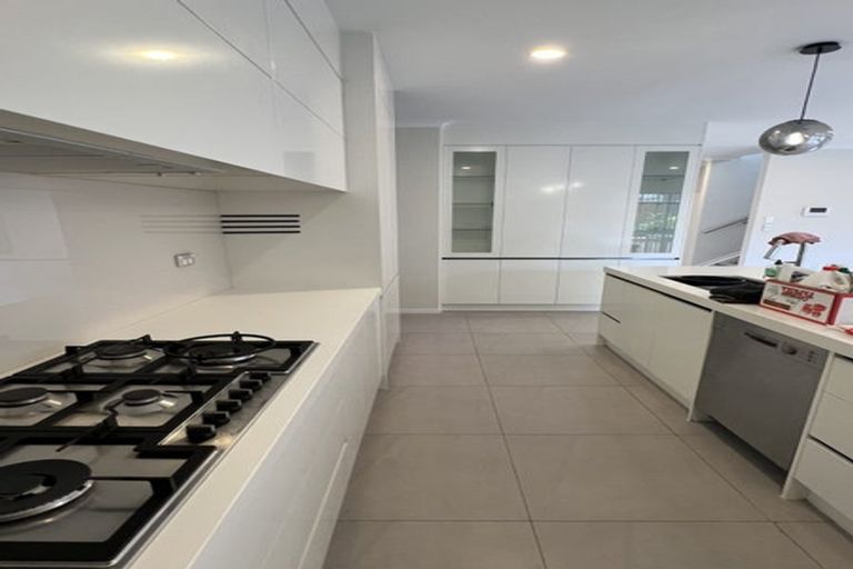Photo of property in 16 Hikuawa Road, Flat Bush, Auckland, 2019