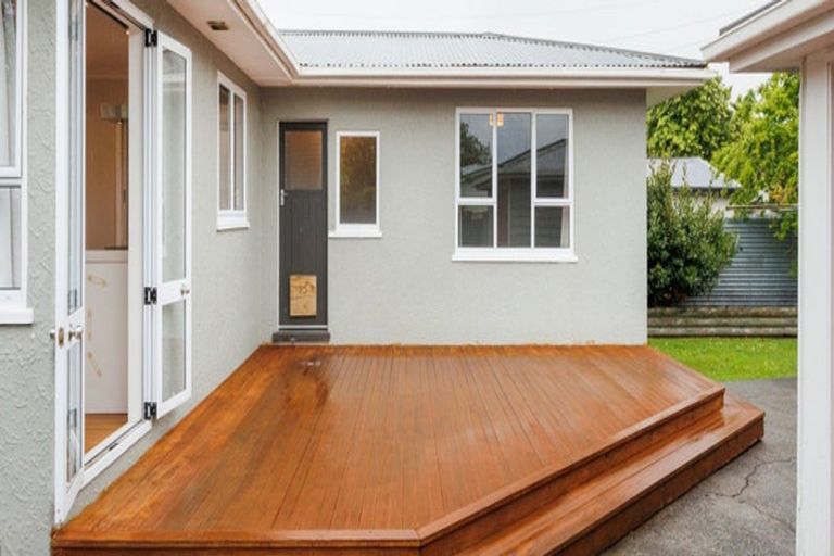 Photo of property in 4 Eton Place, Terrace End, Palmerston North, 4410