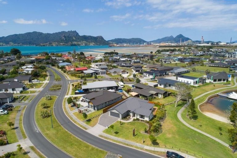 Photo of property in 11 Stace Hopper Drive, One Tree Point, 0118