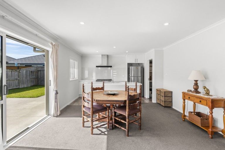 Photo of property in 32 Harding Drive, Papamoa Beach, Papamoa, 3118