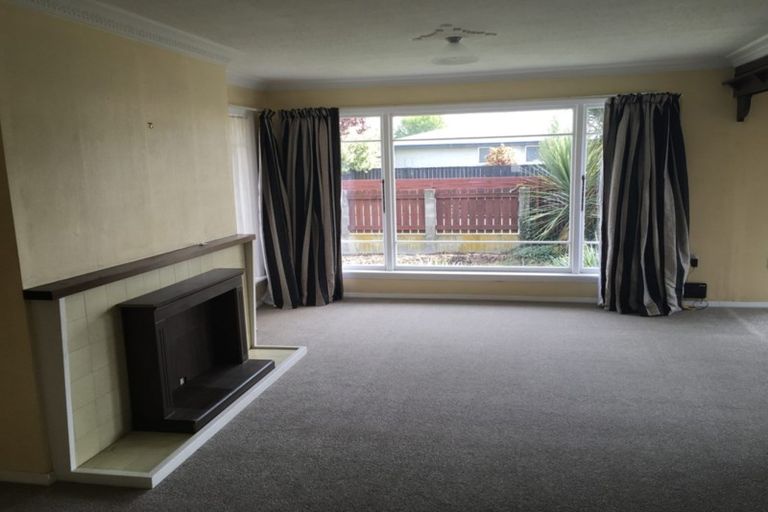 Photo of property in 11 Daniels Road, Redwood, Christchurch, 8051