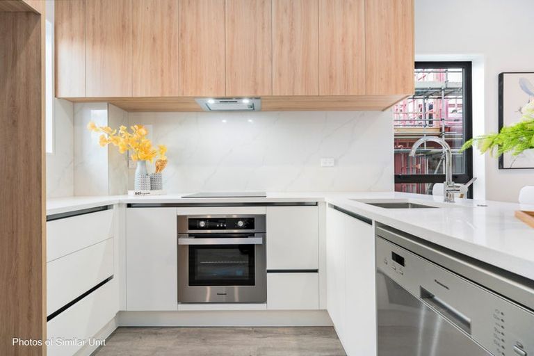 Photo of property in 18 Papatahi Lane, Flat Bush, Auckland, 2019