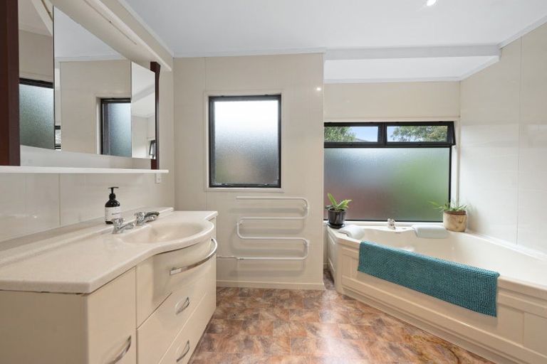 Photo of property in 55 Blomfield Street, Pukehangi, Rotorua, 3015