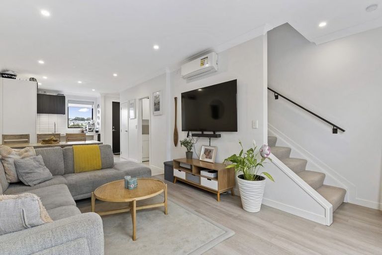 Photo of property in 49 Koura Drive, Red Beach, 0932