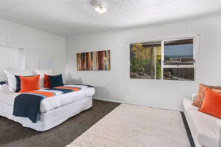 Photo of property in 43 Stapleford Crescent, Browns Bay, Auckland, 0630