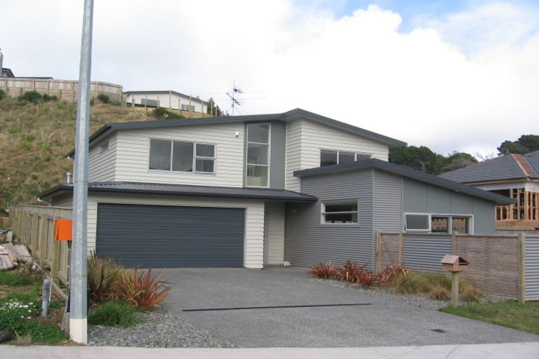 Photo of property in 6 Sedgley Grove, Churton Park, Wellington, 6037