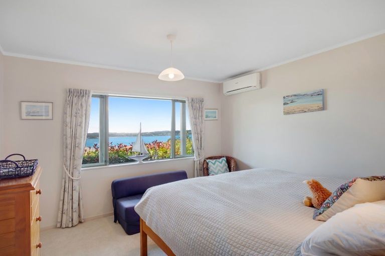 Photo of property in 37 Oneroa Road, Russell, 0202