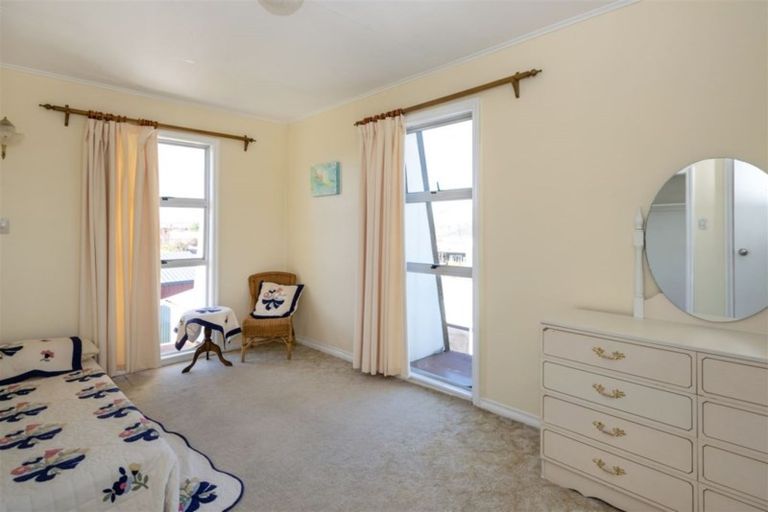 Photo of property in 11 Holdaway Street, Riversdale, Blenheim, 7201