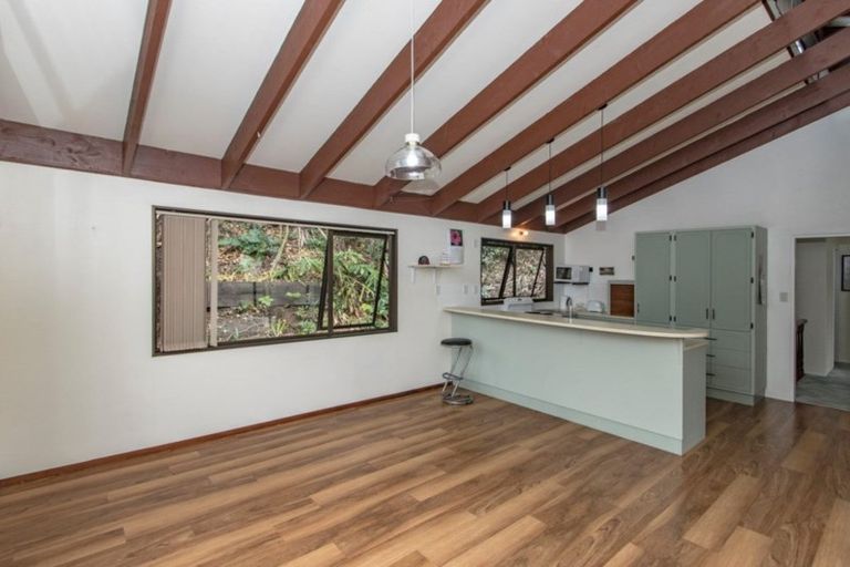 Photo of property in 27 Burns Road, Hospital Hill, Napier, 4110