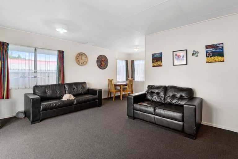 Photo of property in 51 Fairview Road, Western Heights, Rotorua, 3015