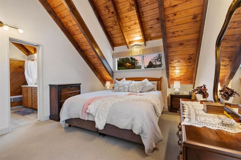 Photo of property in 4 Kitewaho Road, Swanson, Auckland, 0816