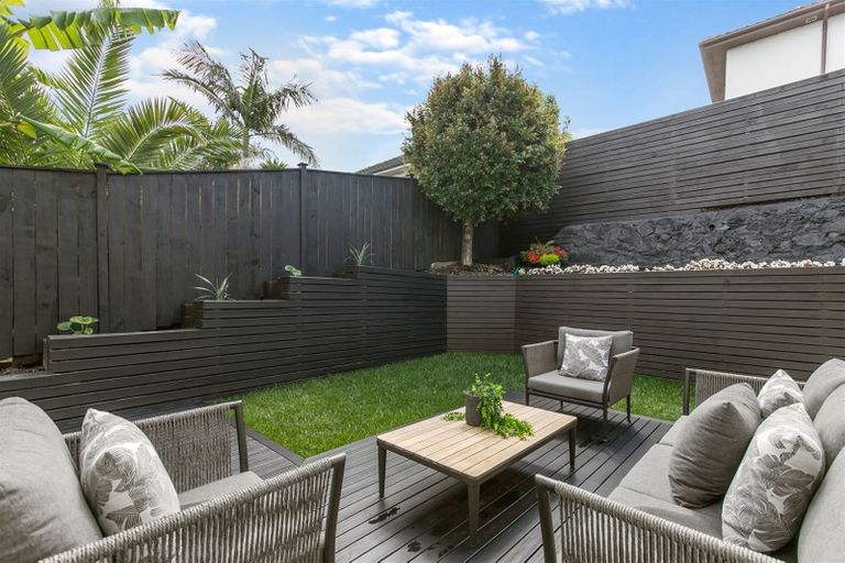 Photo of property in 158b East Coast Road, Forrest Hill, Auckland, 0620