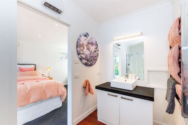 Photo of property in 1b Winara Avenue, Waikanae, 5036