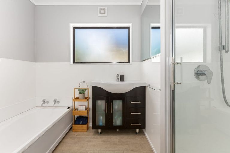 Photo of property in 21 Doncaster Terrace, Ascot Park, Porirua, 5024