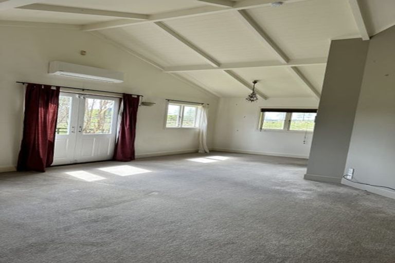 Photo of property in 90 Escott Road, Dairy Flat, 0794