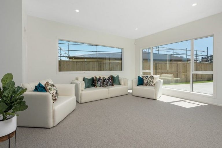 Photo of property in 16 Ridge Drive, Omokoroa, 3114