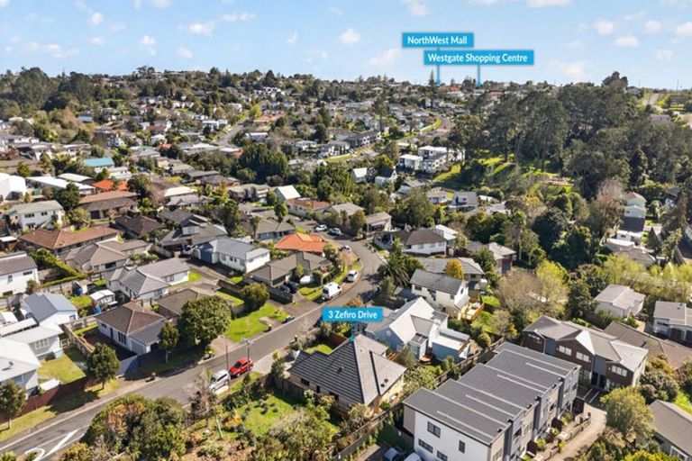 Photo of property in 3 Zefiro Drive, Massey, Auckland, 0614