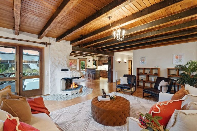 Photo of property in 9 Cypress Court, Kelvin Heights, Queenstown, 9300