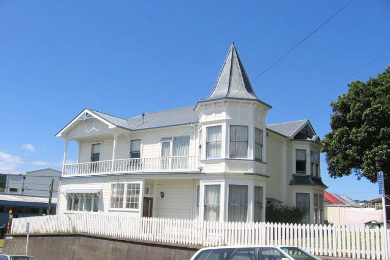 Photo of property in 1 Bidwill Street, Mount Cook, Wellington, 6021