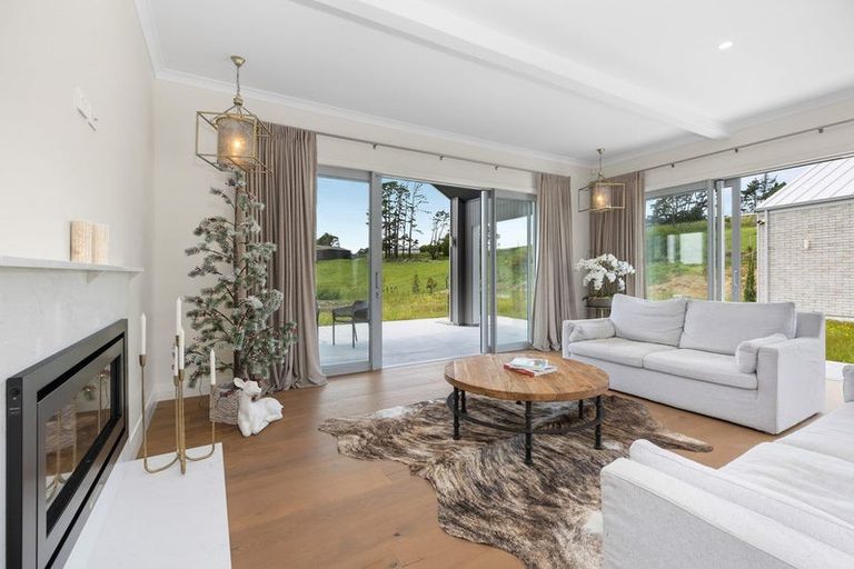 Photo of property in 4 Myra Evelyn Grove, Dairy Flat, Albany, 0792