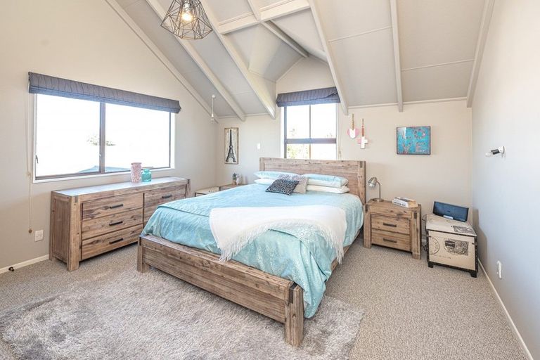 Photo of property in 11 Akepiro Place, Tawhero, Whanganui, 4501