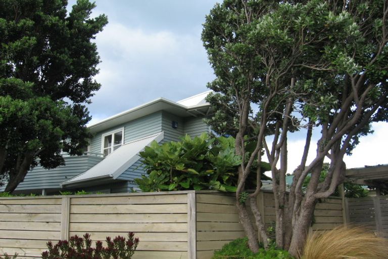 Photo of property in 1 Pinelands Avenue, Seatoun, Wellington, 6022