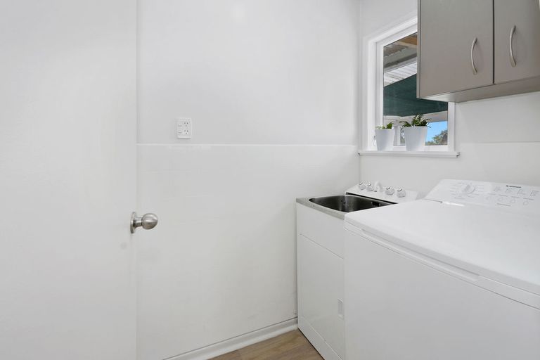 Photo of property in 57 Tatariki Street, Rosehill, Papakura, 2113