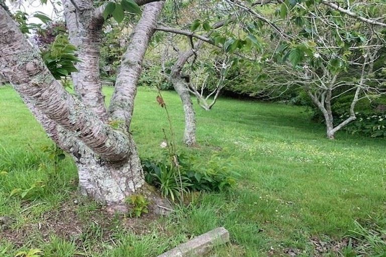 Photo of property in 159 Whangaparaoa Road, Red Beach, 0932