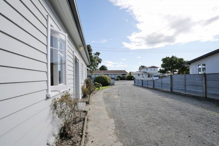 Photo of property in 11 Grange Street, Winton, 9720
