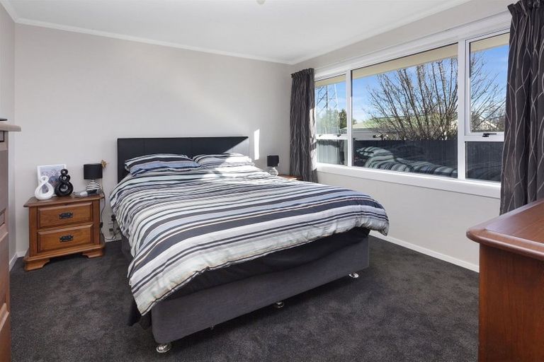Photo of property in 16 Carbine Place, Sockburn, Christchurch, 8042