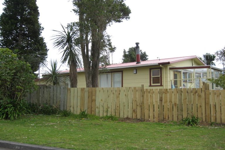 Photo of property in 7 Mckellar Street, Oakura, 4314