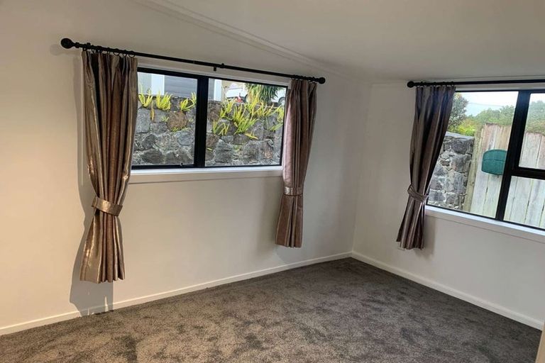 Photo of property in 25 Hillcrest Road, Hatfields Beach, Orewa, 0931