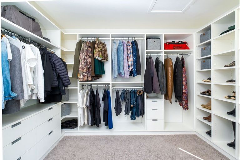 Photo of property in 244 Blackbarn Road, Havelock North, 4294