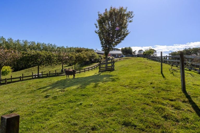 Photo of property in 205 Taylors Road, Otaki, 5583