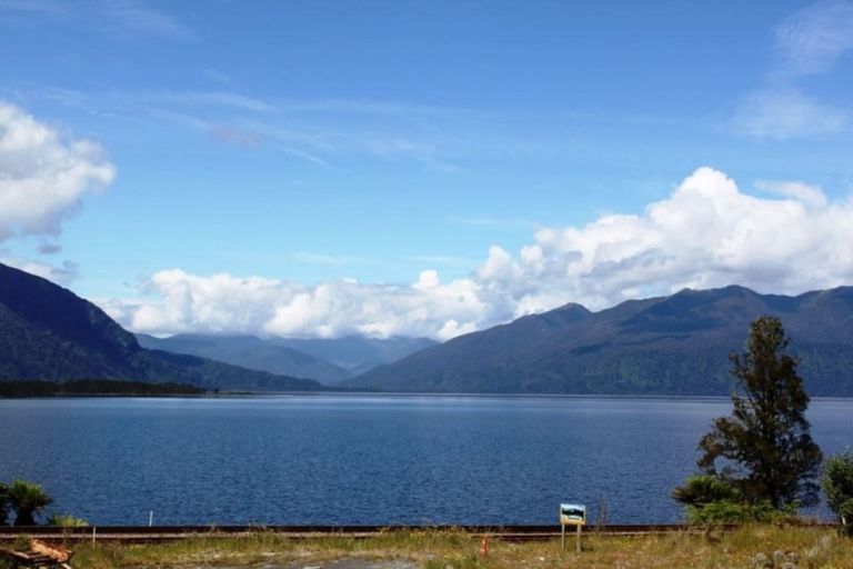 Photo of property in 4 Koe Street, Moana, 7872