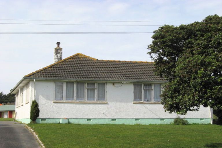 Photo of property in 100 Harper Street, Gonville, Whanganui, 4501