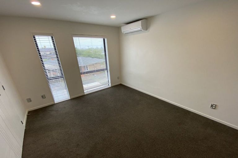 Photo of property in 7 Waru Lane, Te Atatu Peninsula, Auckland, 0610