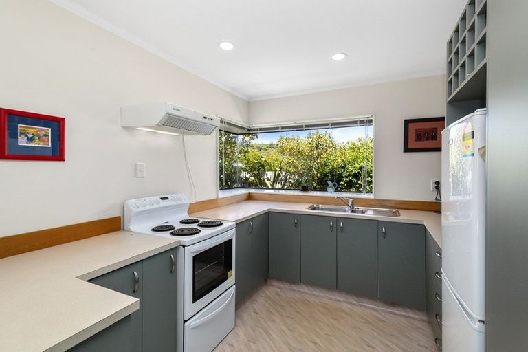 Photo of property in 76a Oxford Street, Tawa, Wellington, 5028