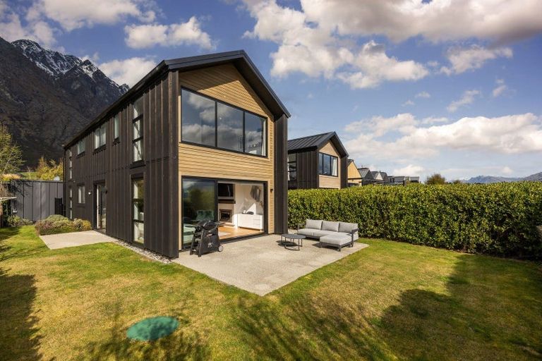 Photo of property in 25 Double Cone Road, Jacks Point, Queenstown, 9371