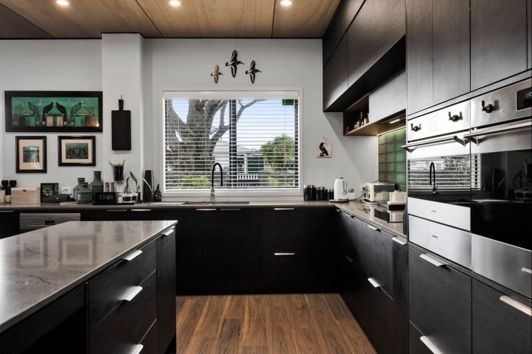 Photo of property in Headlands Opunake, 32 Fox Street, Opunake, 4616